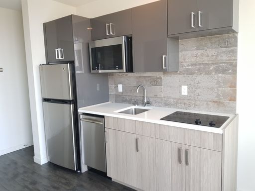 Top-Floor Studio with Balcony & Puget Sound Views! – photo 1