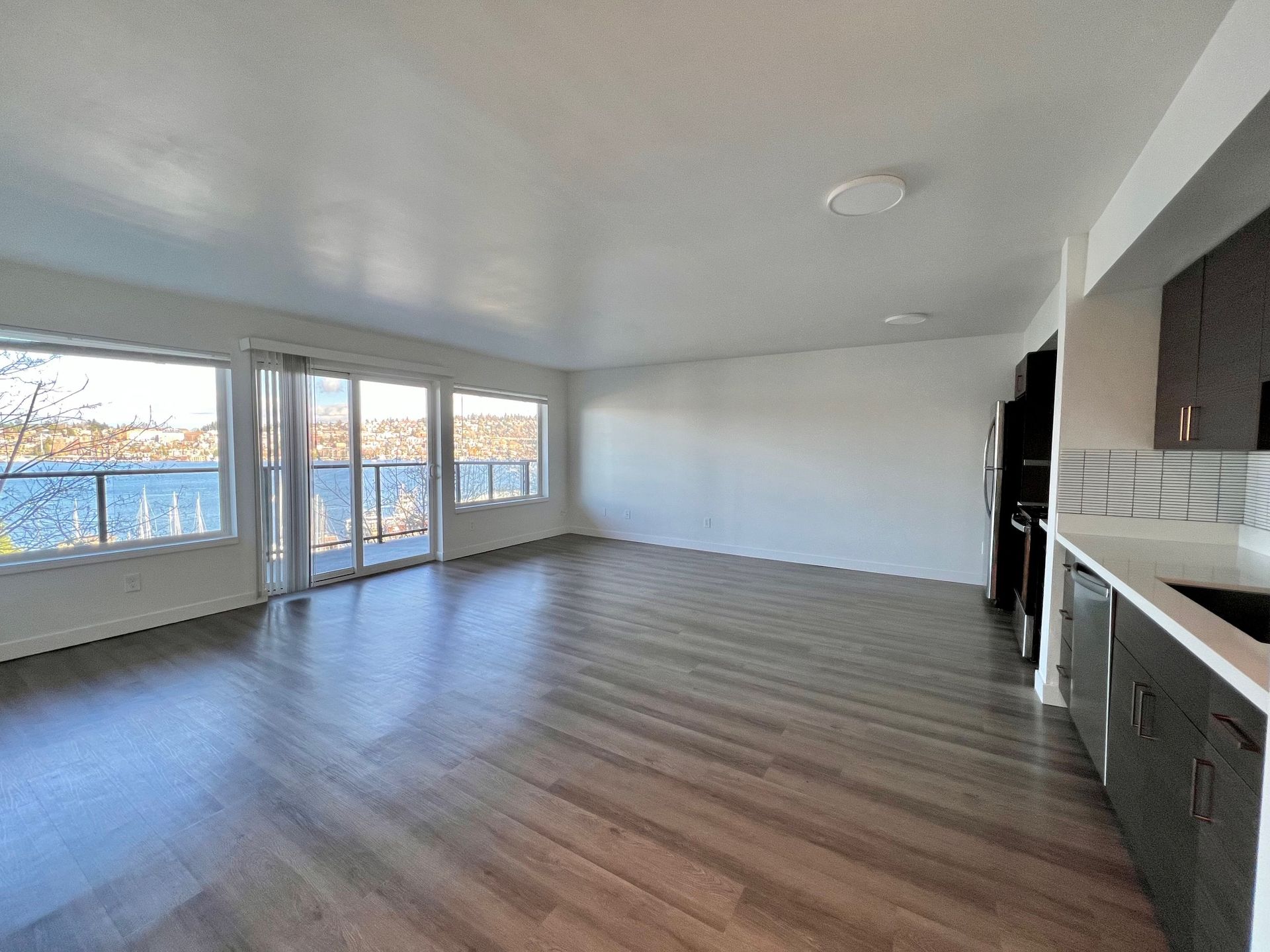 Seattle Apartment: 2442 8th Ave N