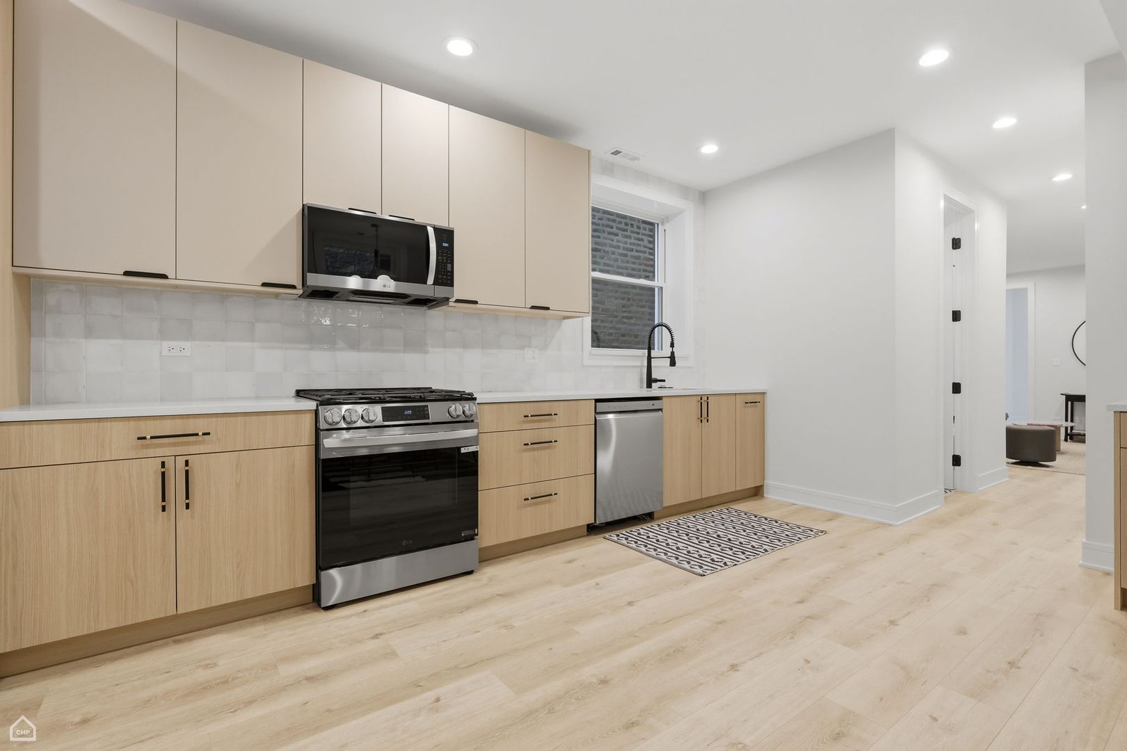 Chicago Apartment: 2126 W Thomas Street