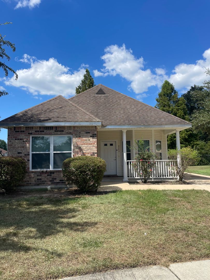 Baton Rouge House: 9245 Cedar Court