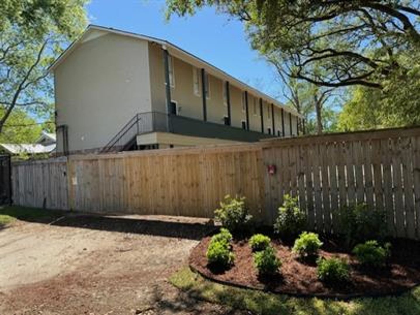 Baton Rouge Apartment: 234 Richland Avenue