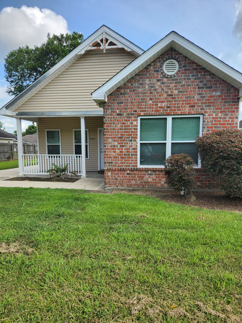 Baton Rouge House: 9001 Cedar Court