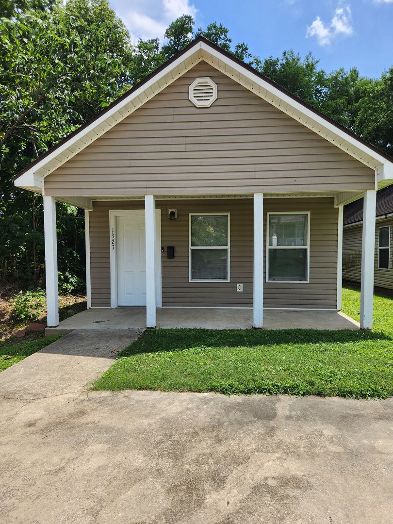 Baton Rouge House: 1327 South 17th Street