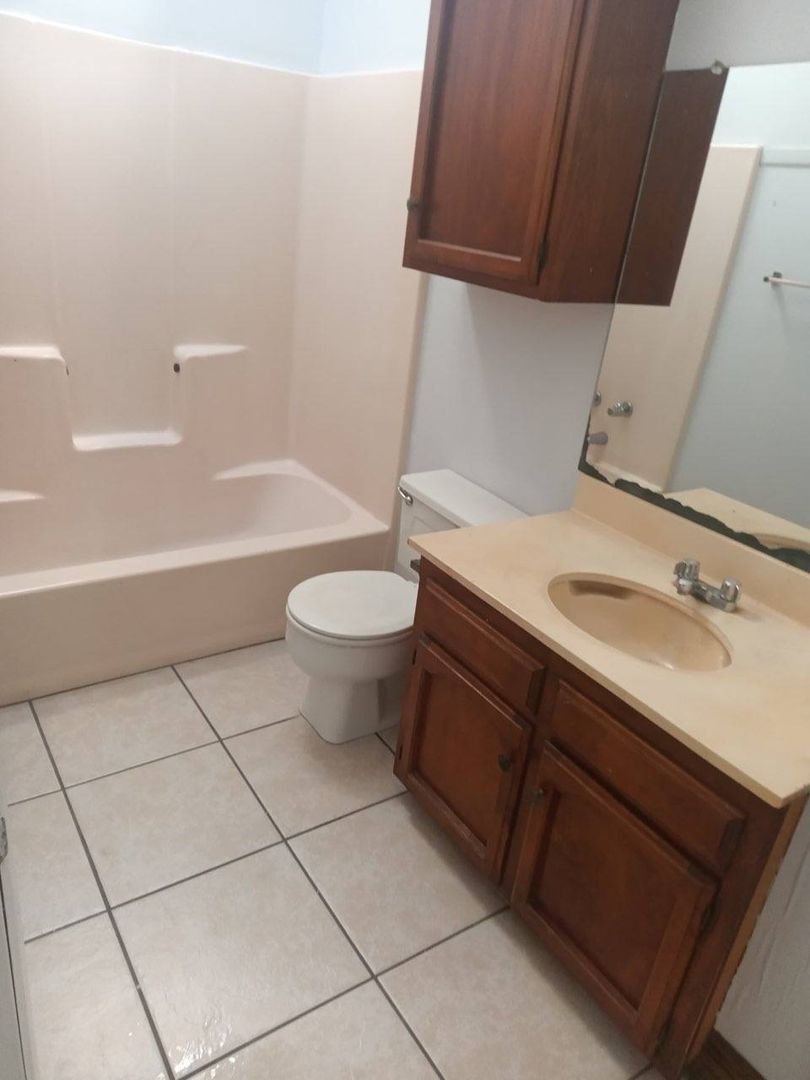 13865/13867 Old Hammond Hwy