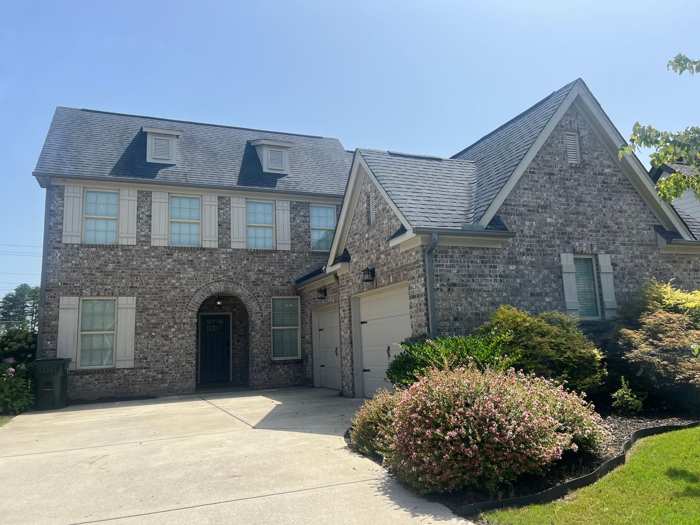 Madison House: 125 Walking Trail Way