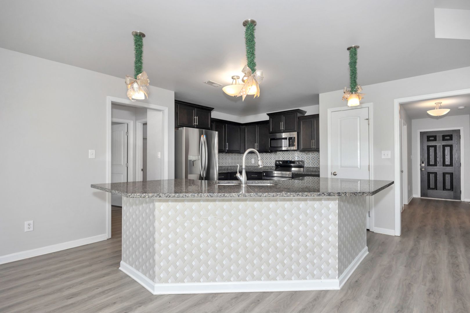 Athens House: 22637 Quarry Road