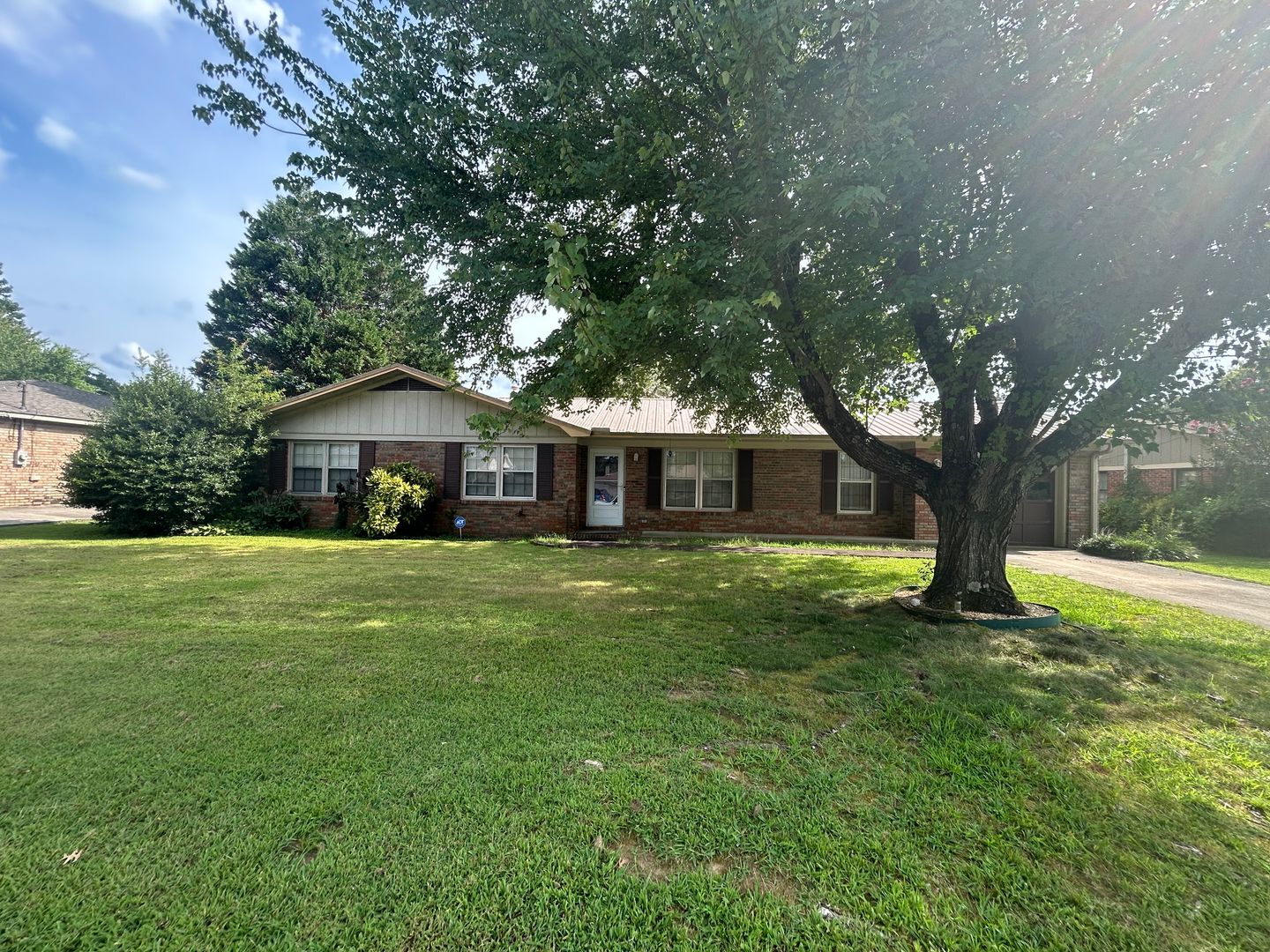 Decatur House: 2203 Lasabre Lane Southeast