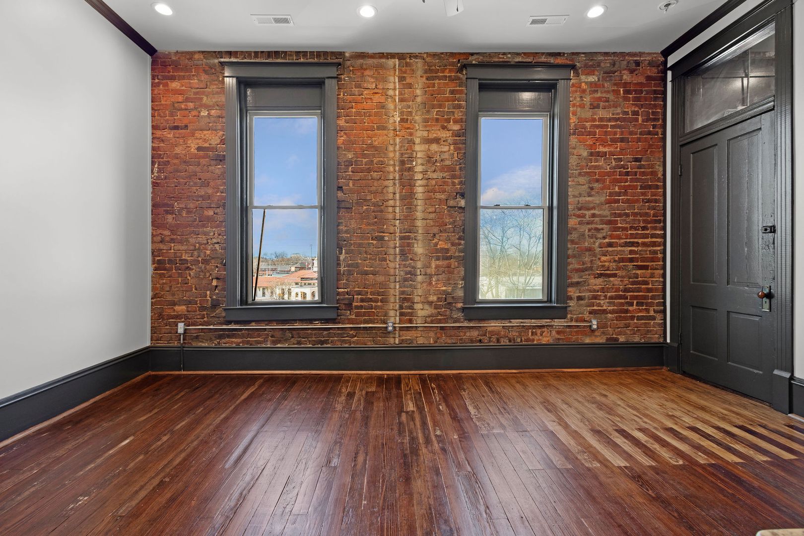 Decatur Apartment: 719 Bank St NE