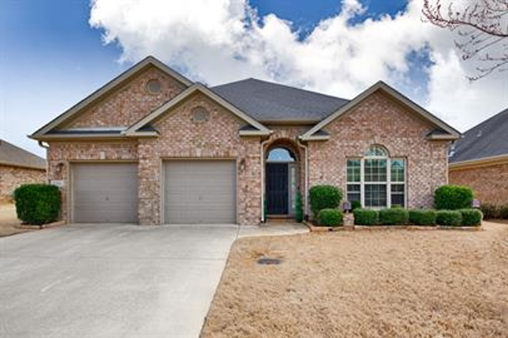 Huntsville House: 110 Walnut Cove Boulevard Southwest