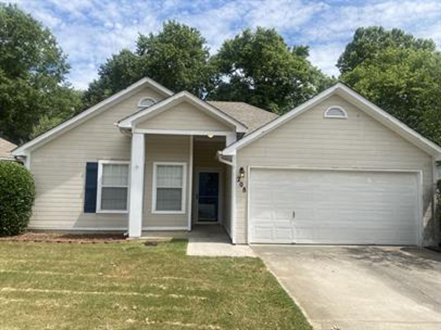 Madison House: 208 Cypress Creek Drive