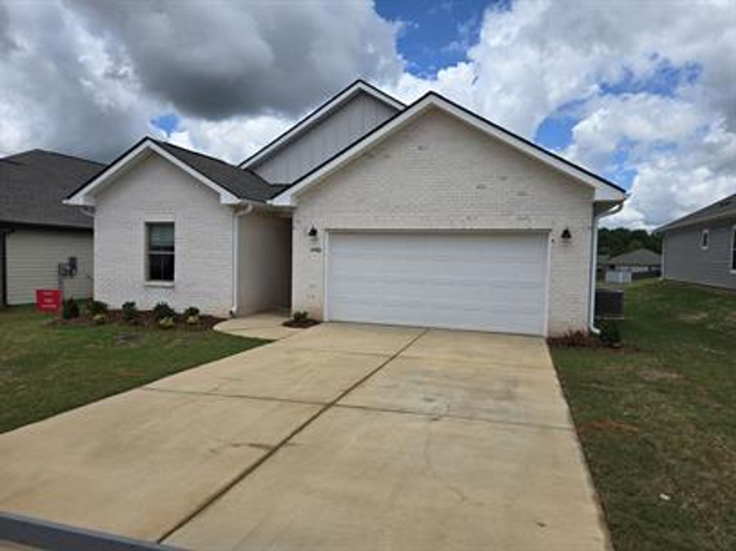 Athens House: 14480 Mountain Stream Drive