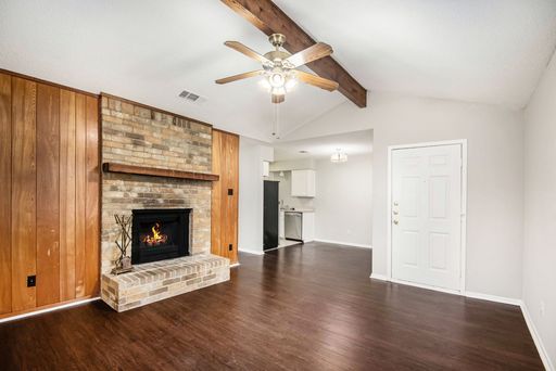 Updated 2 Bedroom, 2 Bathroom Duplex in North Richland Hills – photo 1