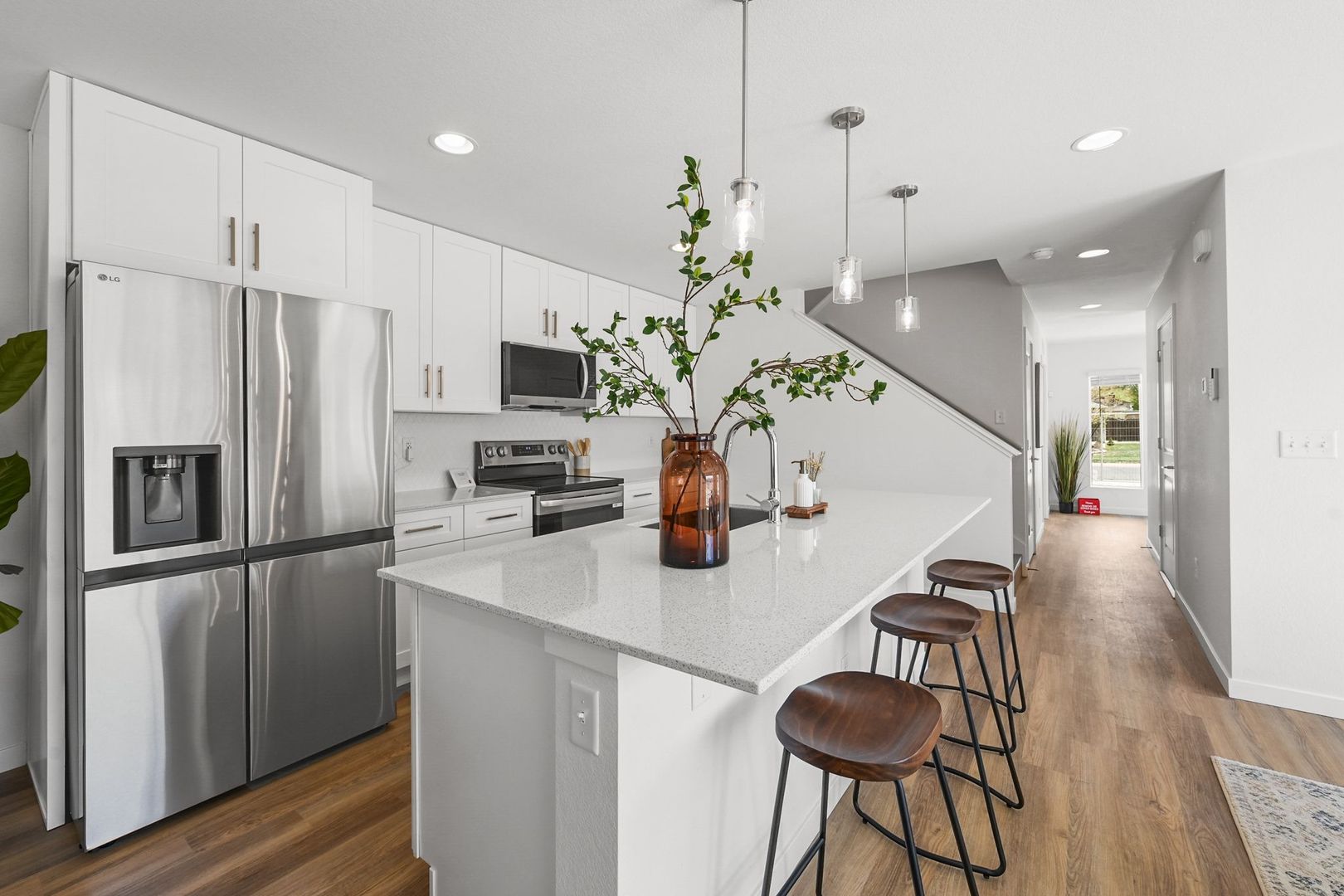 Aurora Apartment: 1300 Alton St