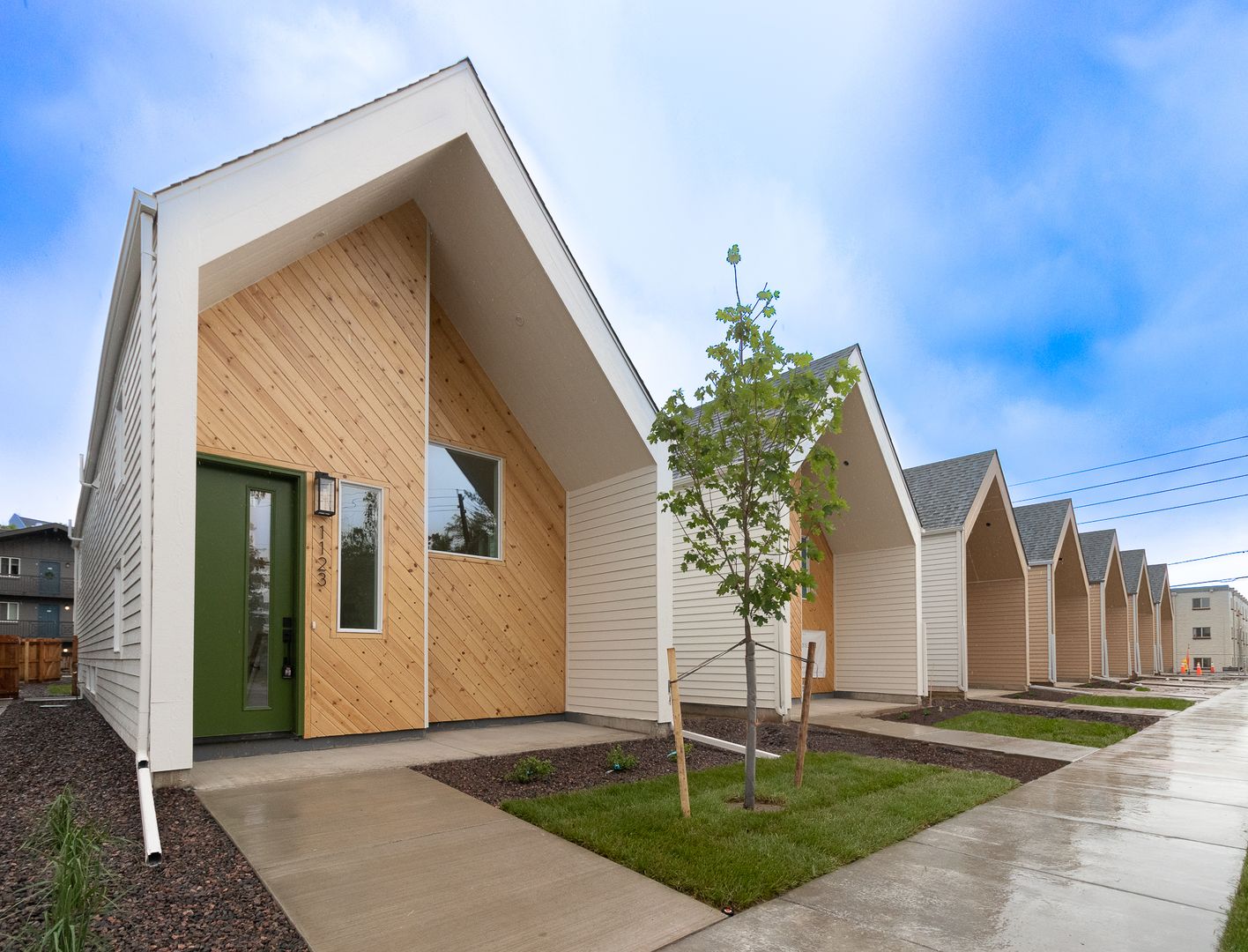 Lite Homes- 1101 2 of 12