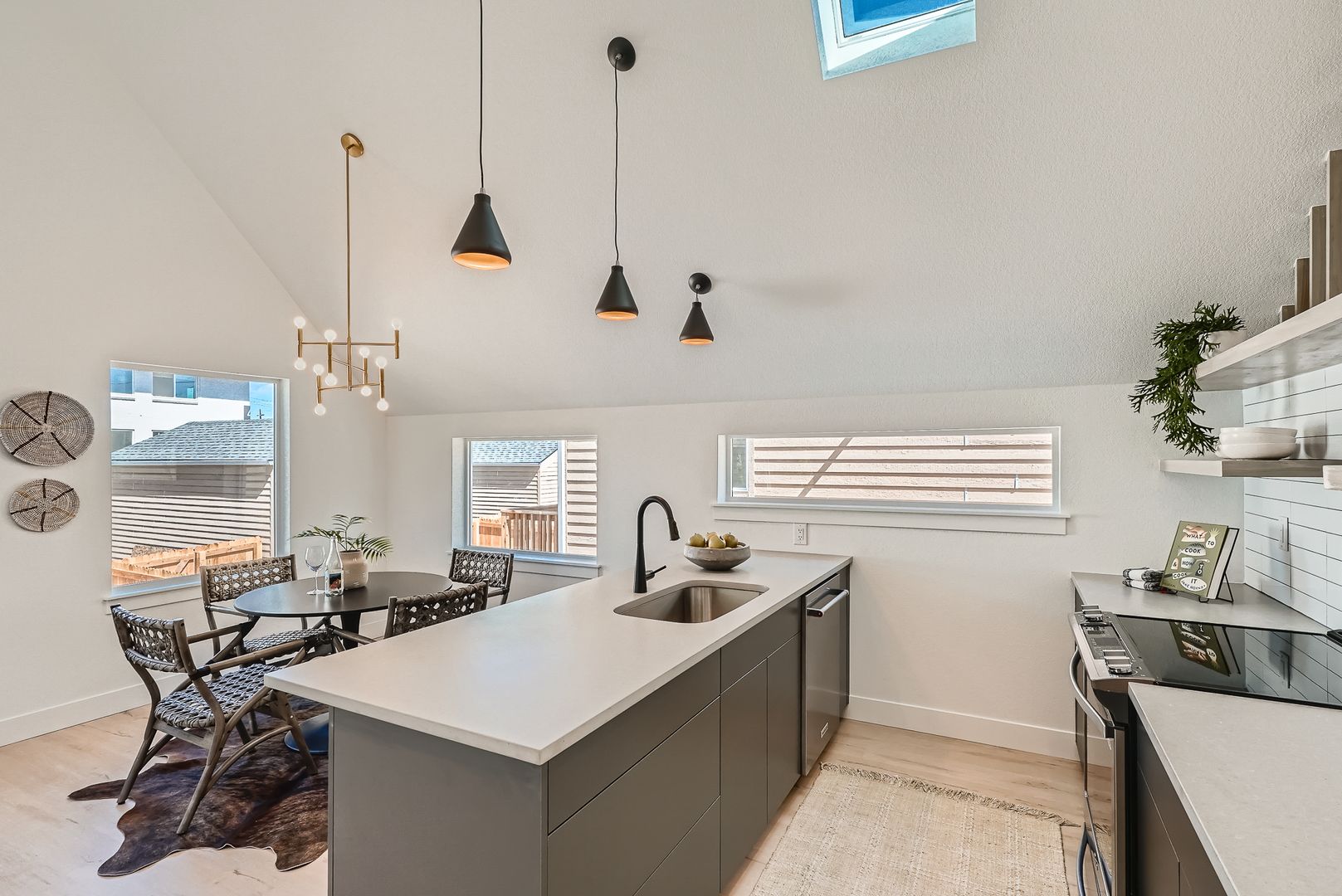 Lite Homes- 1101 5 of 12