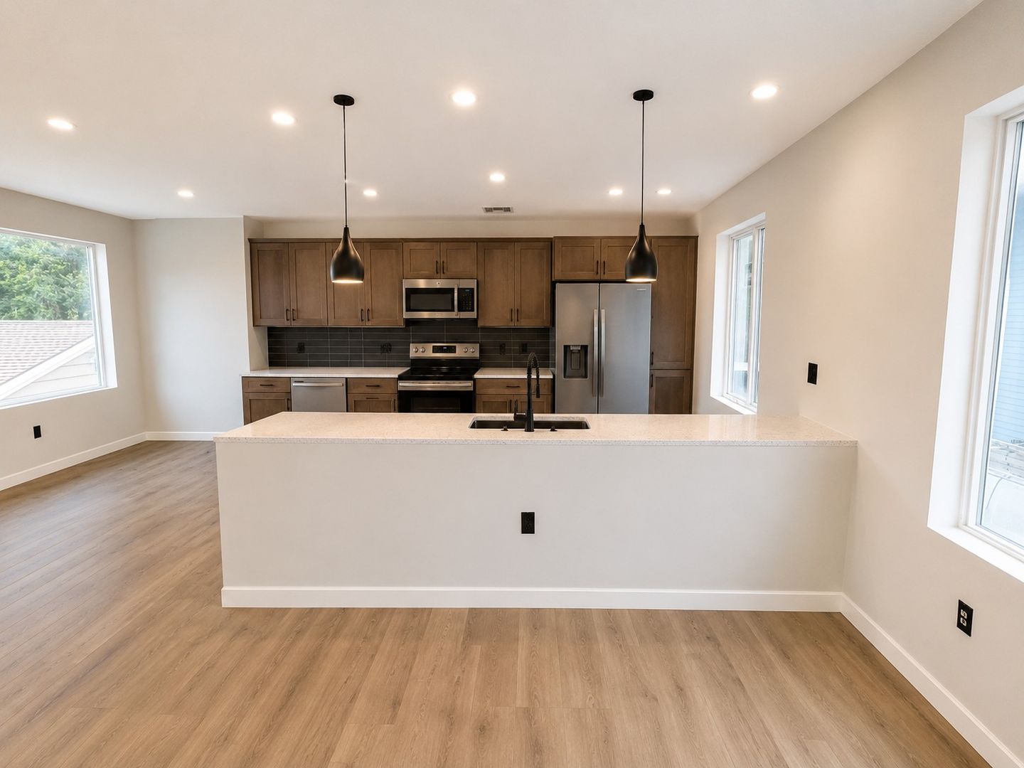 Lakewood Apartment: 1576-1590 Kendall St