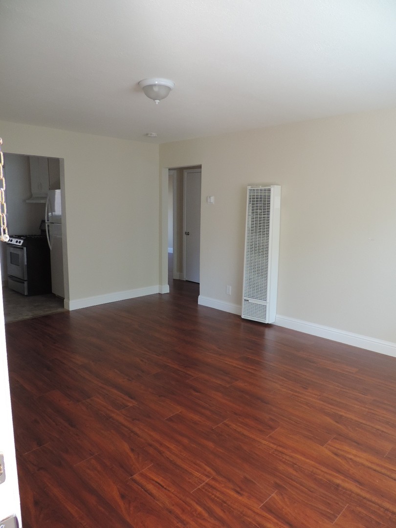 Redwood City Apartment: 439-441 Alden Street