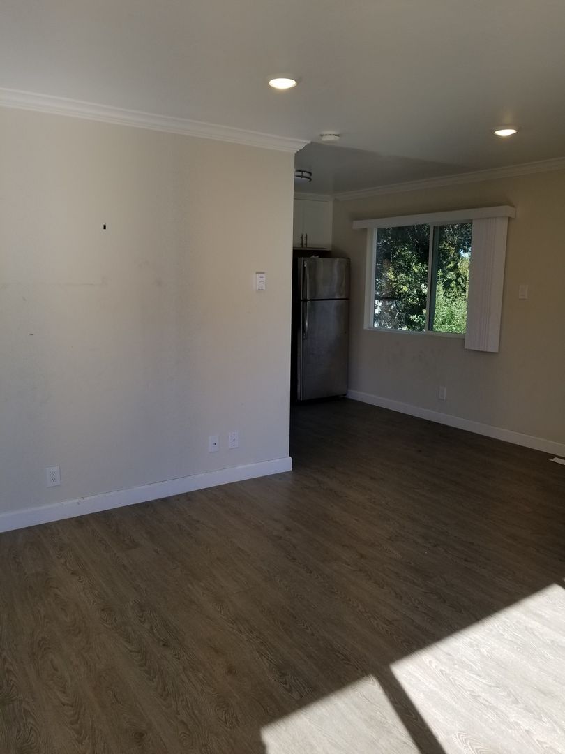 525 Walnut Street Unit 12, San Carlos, CA 94070