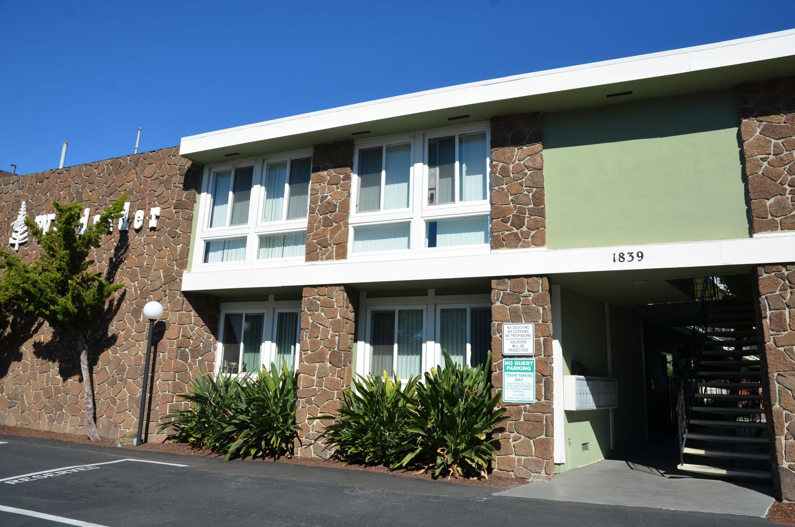 MG5-1839 Woodside Road