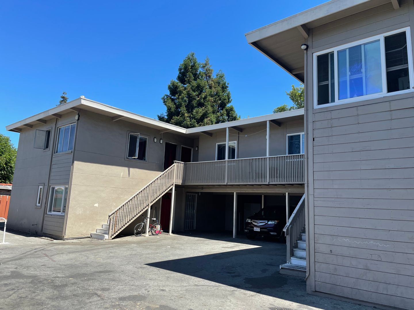 Redwood City Apartment: 201-211 Third Avenue