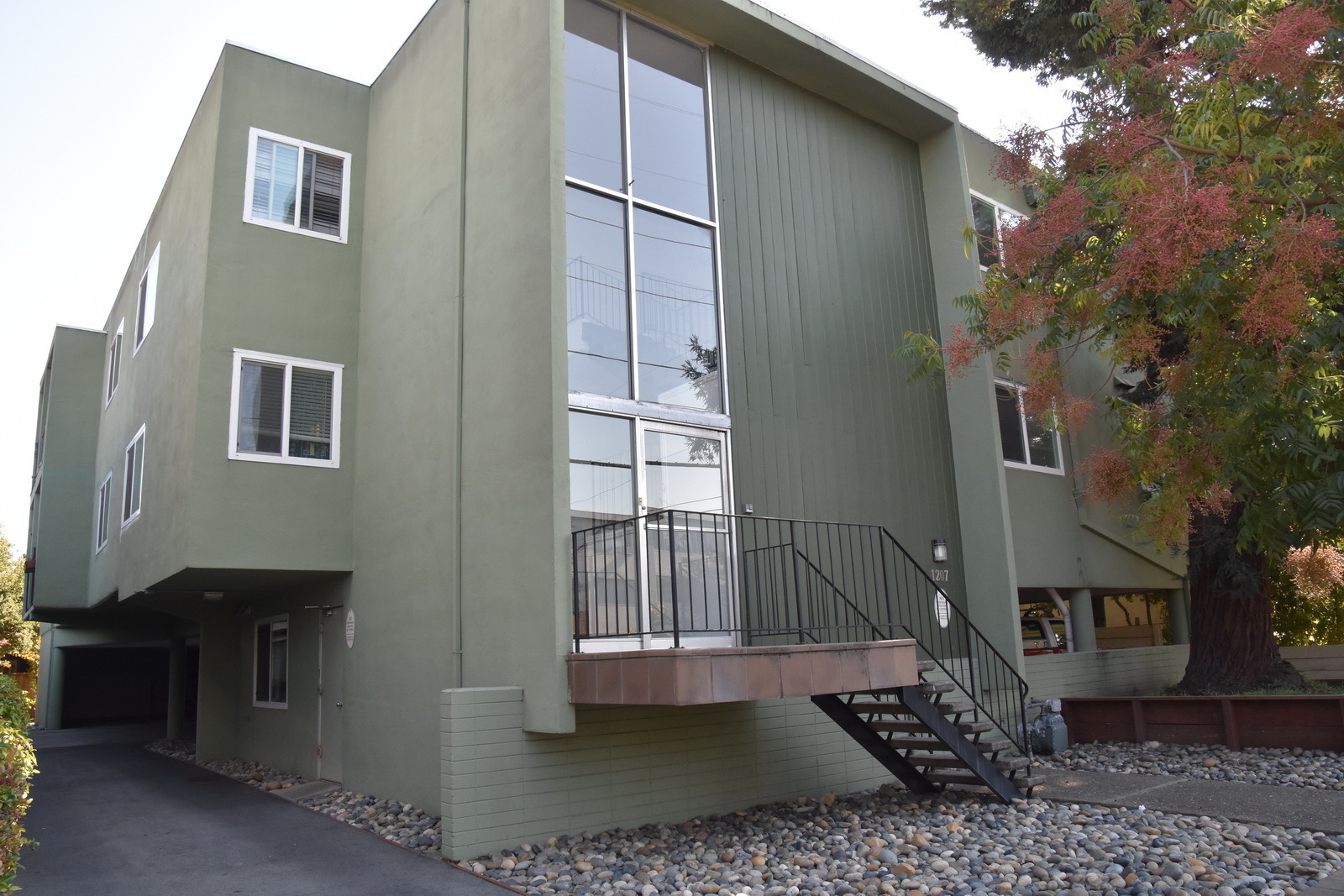 Redwood City Apartment: 1207 Hopkins Avenue