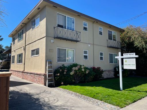 Spacious 1BR/1BA Unit Available