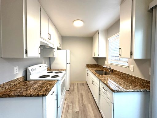 Available Now - Cozy 2-Beds & 1.5-Bath Apartment at Blue Ridge Circle! – photo 1