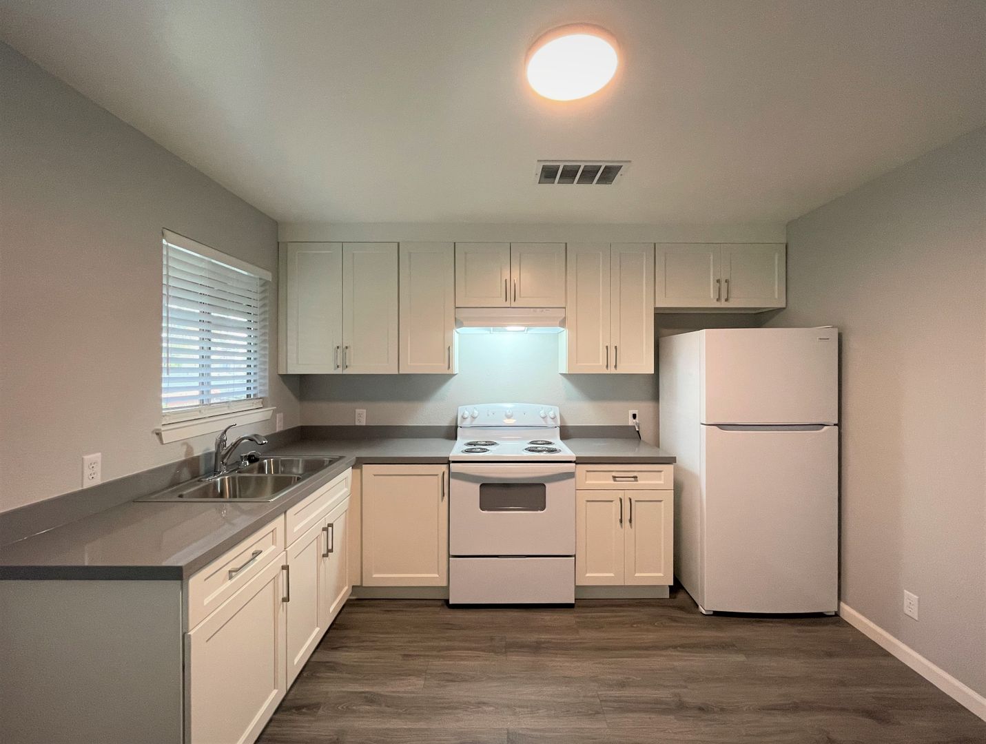 Stockton Apartment: 1249 Stratford Circle
