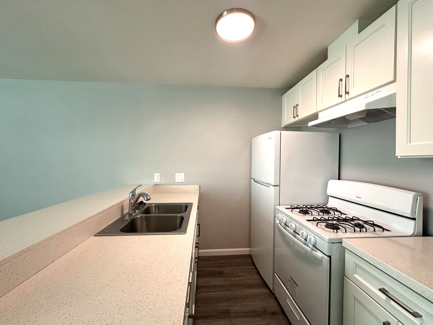 Stockton Apartment: 935 W. Swain Road