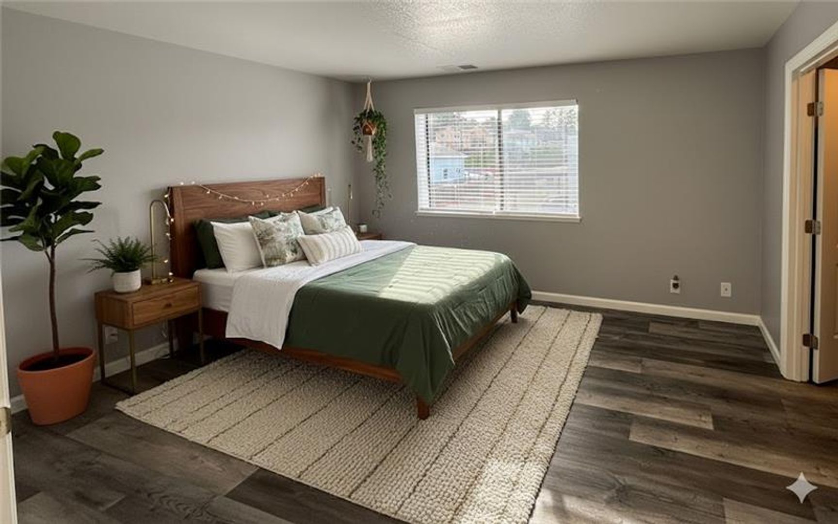 Rodeo Apartment: 300-320 Parker Ave