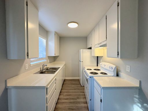 Pet-Friendly 2-Level Gem with Patio & Backyard on Blue Ridge Circle – photo 1