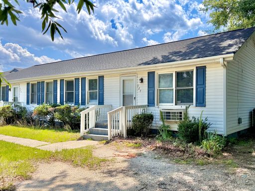 Newly Renovated 2 Bed, 1 Bath Unit in Zebulon