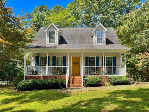 Charming Country Cottage Only 23 Mins from RTP