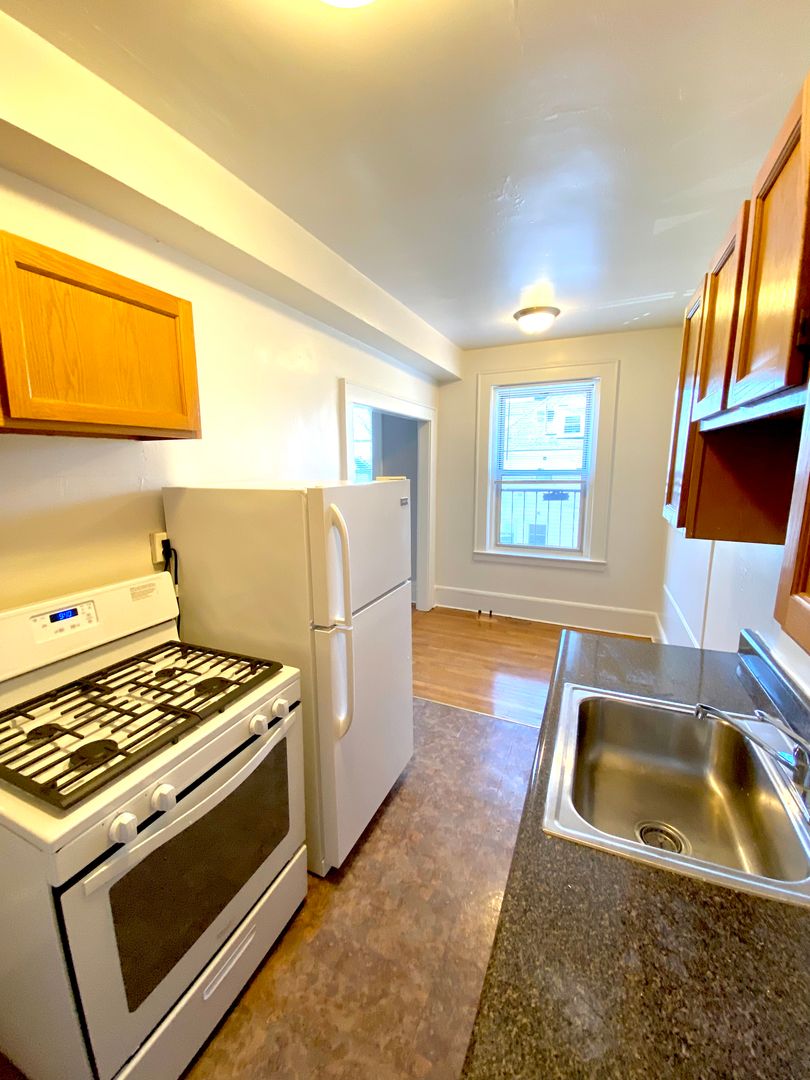 Montclair Apartment: 7 St. Lukes Pl