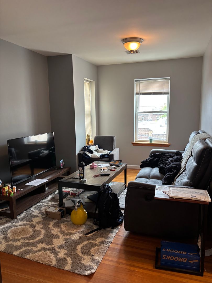 Red Bank Apartment: 16-18 Wallace St