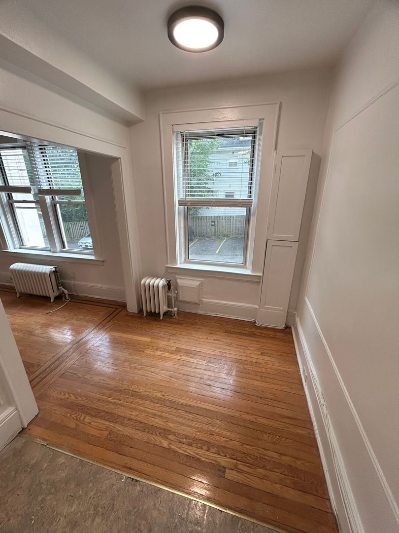 Montclair Apartment: 7 St. Lukes Pl