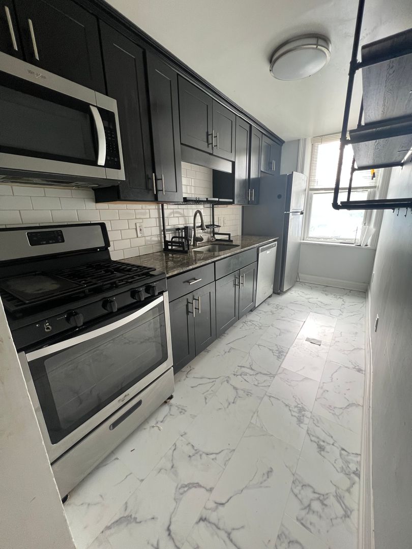 Easton Apartment: 133-139 Northampton St