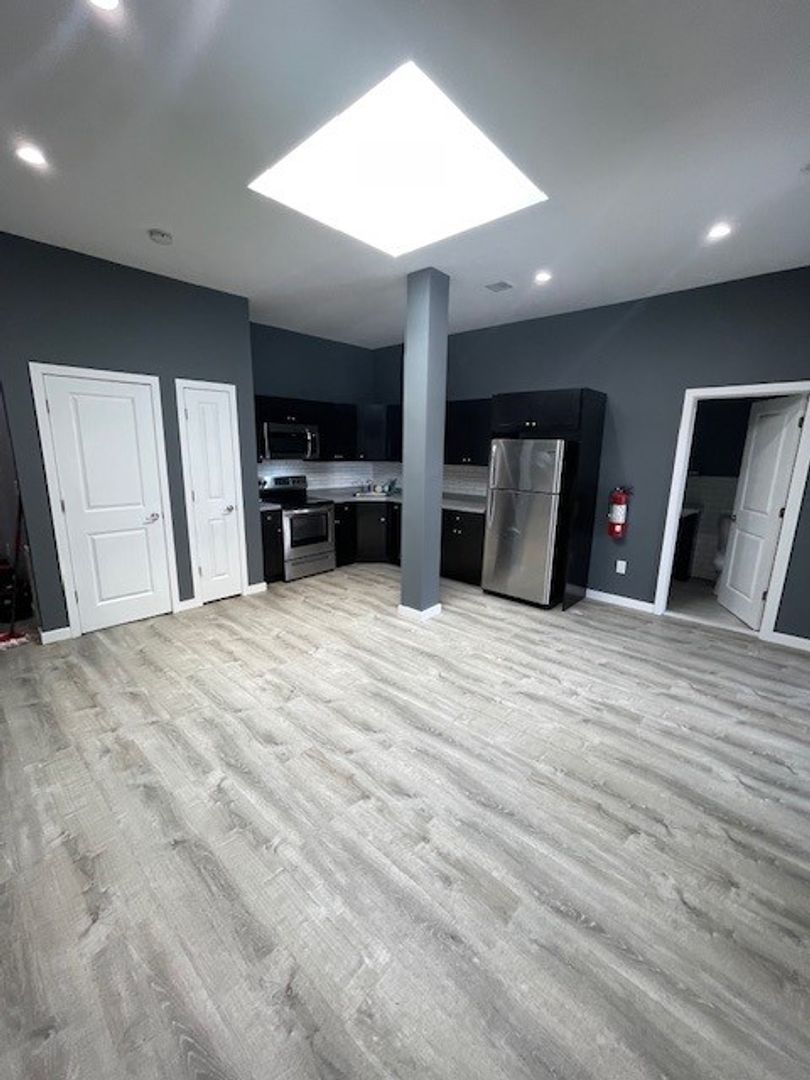 Bound Brook Apartment: 401-405 E Main St