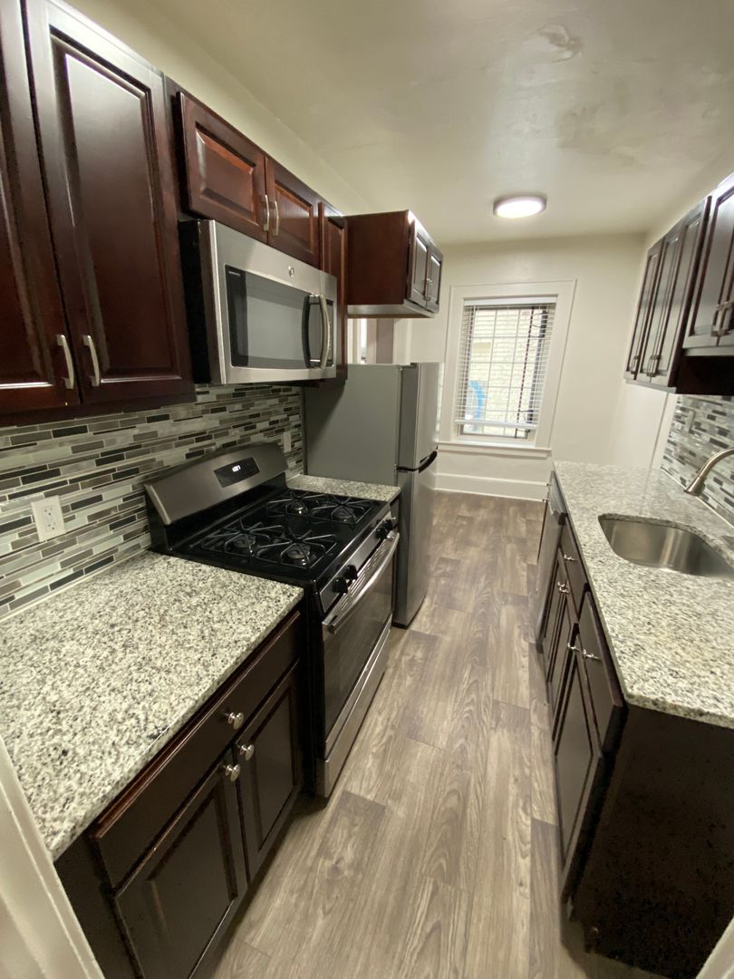 Montclair Apartment: 7 St. Lukes Pl