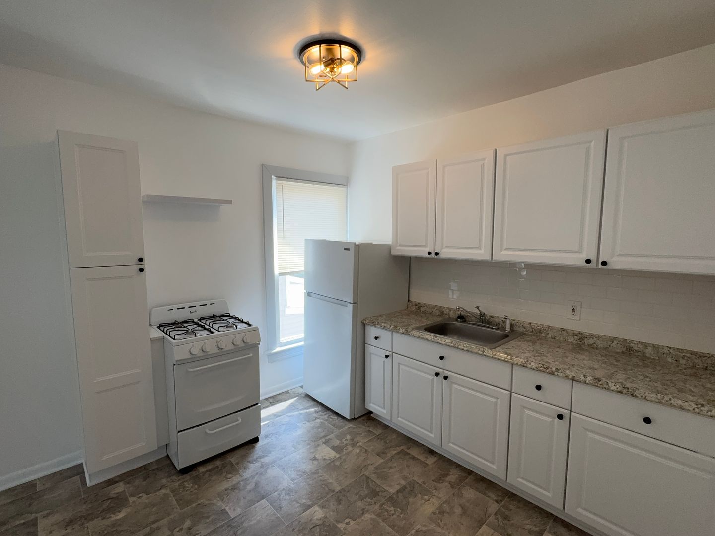 Red Bank Apartment: 88-90 Wallace St