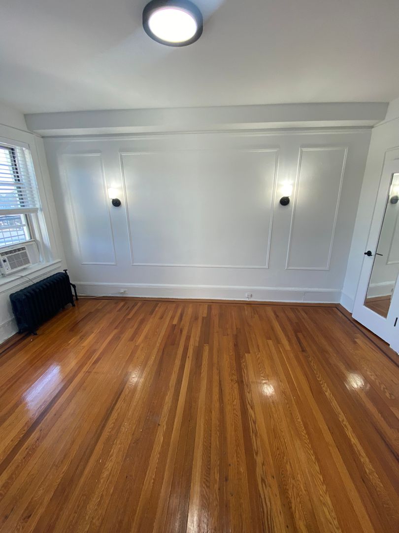 Montclair Apartment: 7 St. Lukes Pl