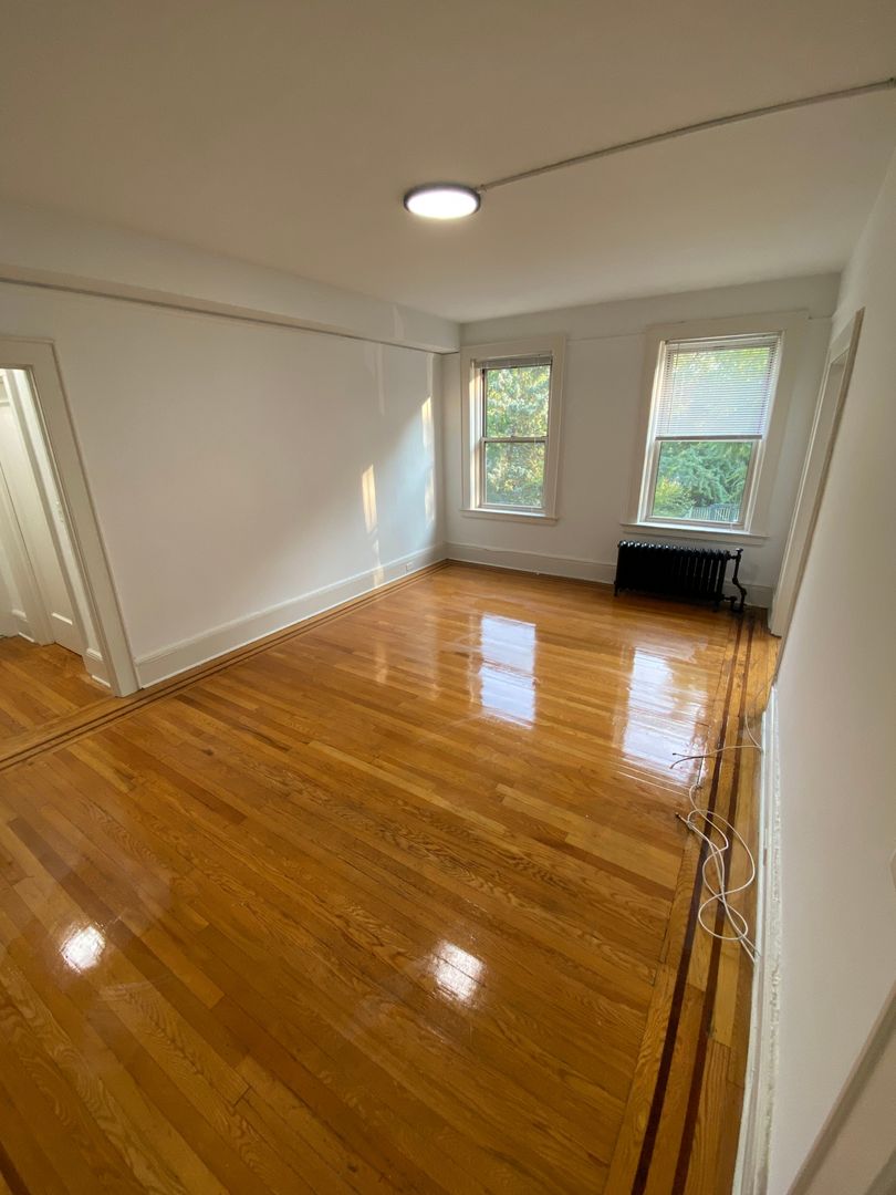 Montclair Apartment: 7 St. Lukes Pl