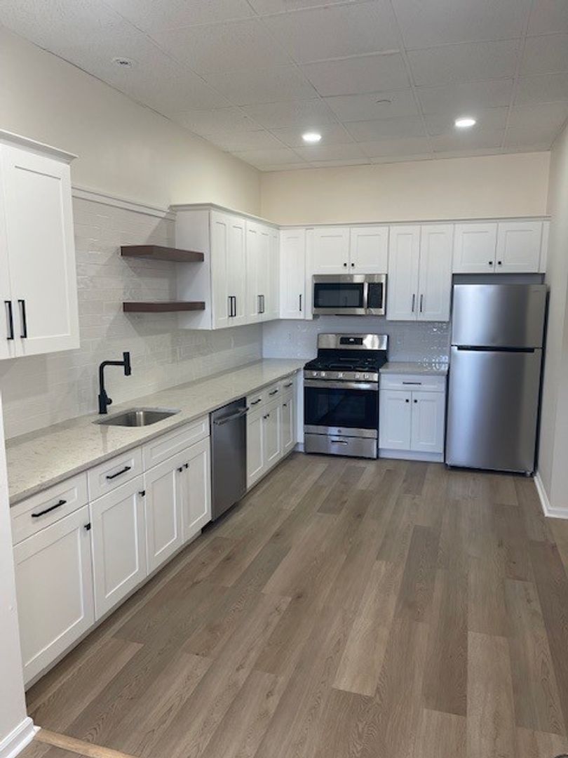 Bound Brook Apartment: 110 Hamilton St