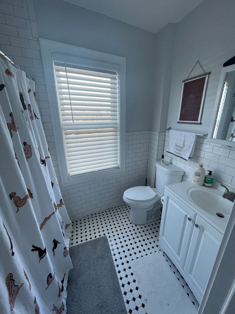 Amityville Apartment: 216-222 Broadway