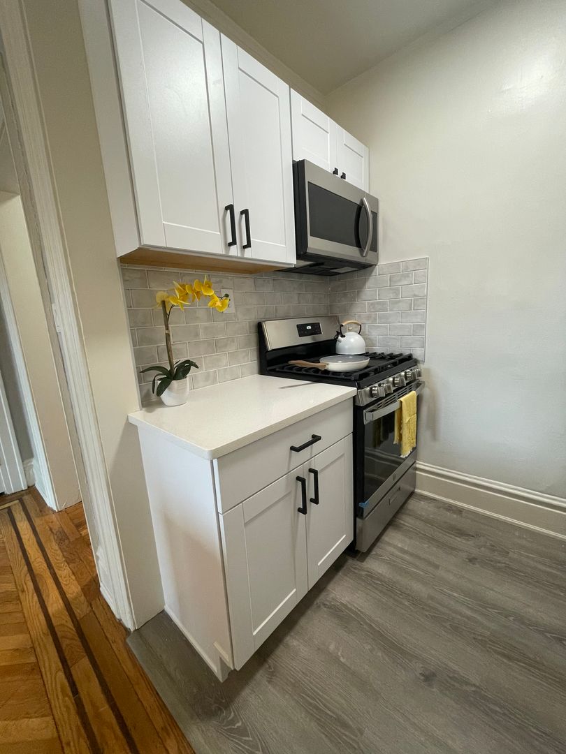 Nutley Apartment: 304 Hillside Ave