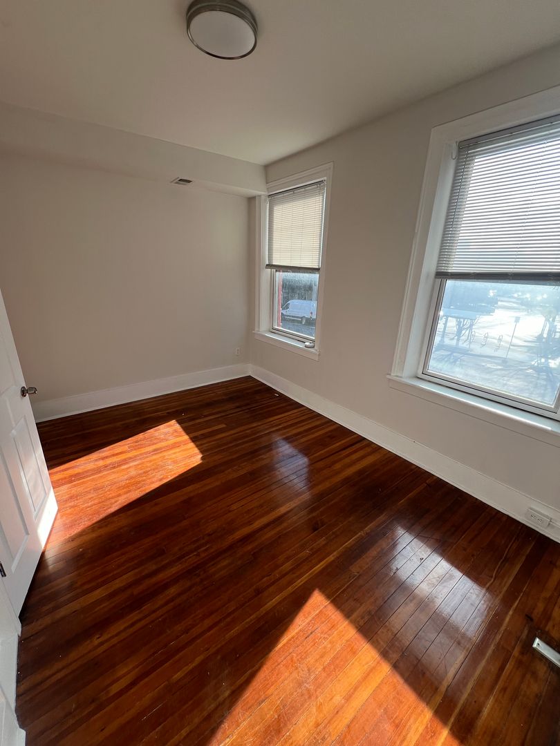 Easton Apartment: 133-139 Northampton St