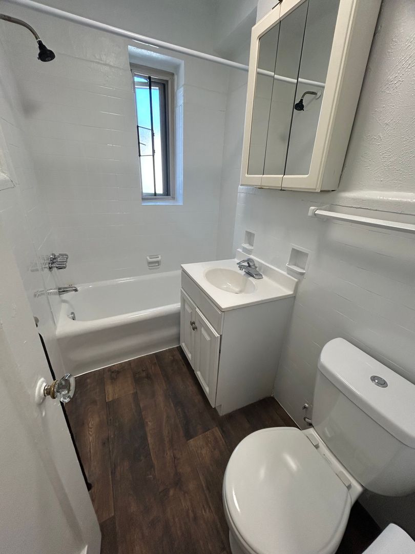 Montclair Apartment: 7 St. Lukes Pl