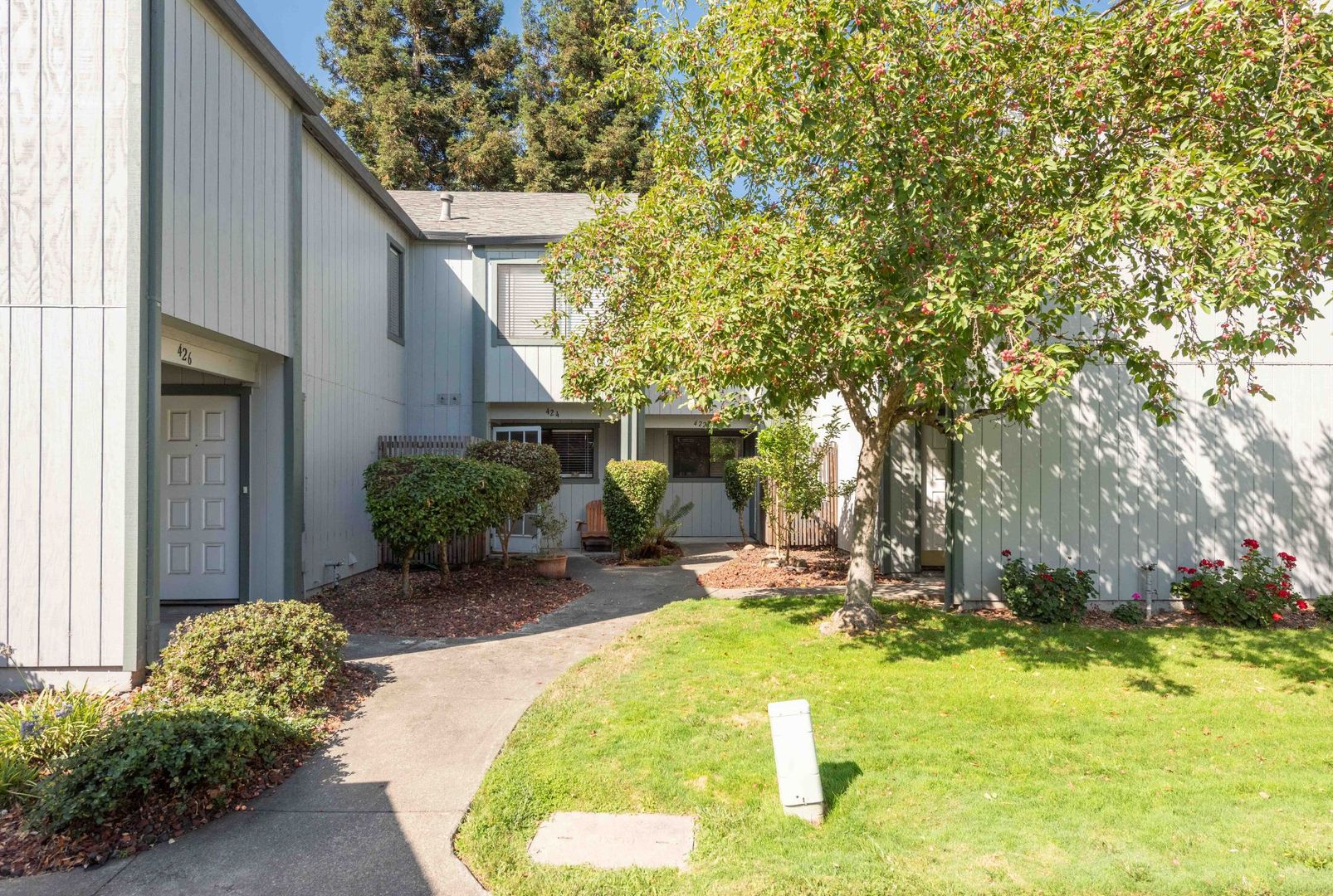 Santa Rosa House: 422 Occidental Circle