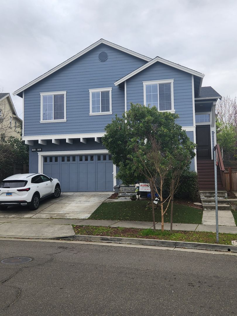 Santa Rosa House: 1351 Gordon Lane