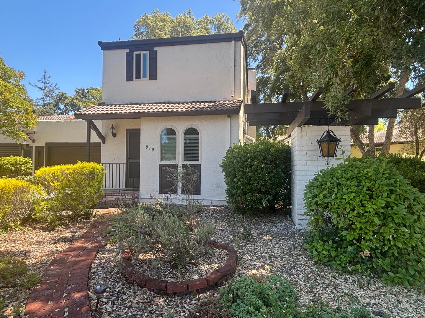 Santa Rosa House: 840 Adobe Drive